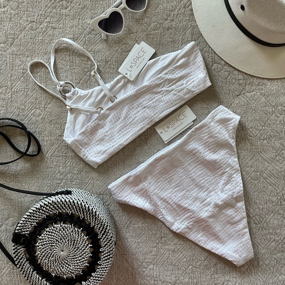 NEW! LSpace Set Indiana top and Jones Bottom Bitsy in gloss white gator - Picture 12 of 15